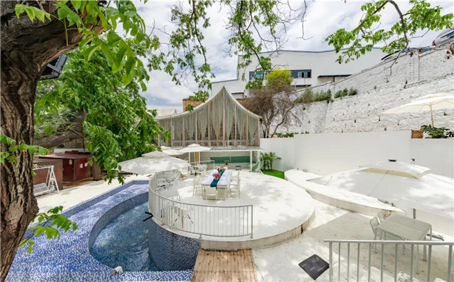 來云南旅游必住的昆明網(wǎng)紅酒店—花園民宿 鬧市中的花園城堡